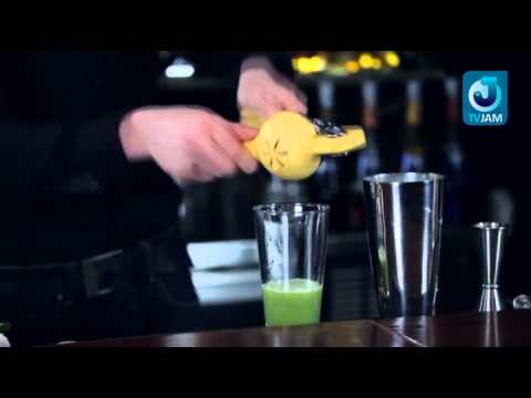 Мастер класс бармена  Безалкогольный коктейль из огурца, яблока и лимона