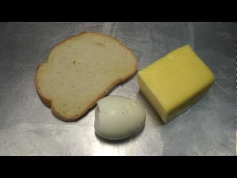 Бутерброд с сыром и яйцом (Egg sandwich with cheese)