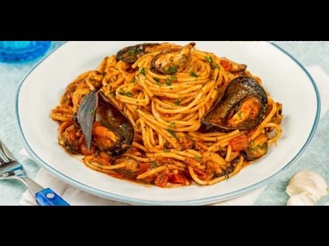 Спагетти с мидии.Итальянская кухня.
