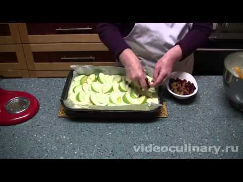 Как испечь шарлотку с яблоками