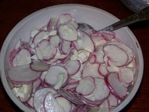 Старые советские рецепты. Салат из редиски со сметаной