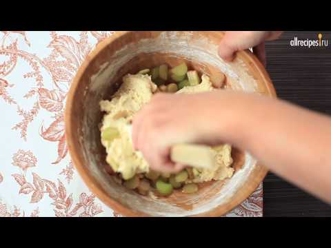 Нежный пирог с ревенем и штрейзельной крошкой на сметане: видео-рецепт